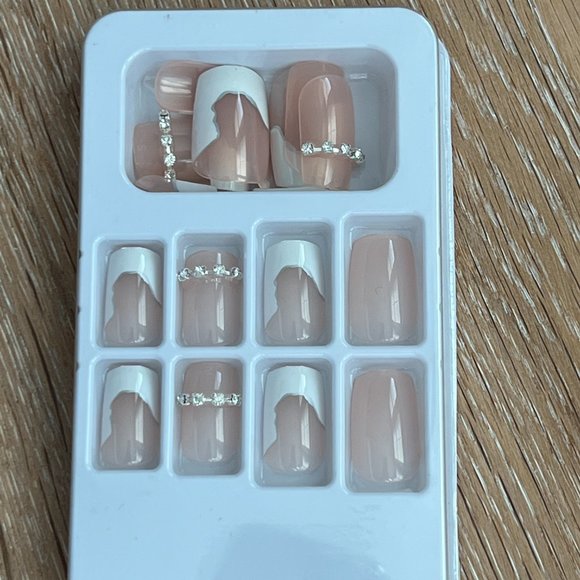 2 Packs Press On Nails Matte Pink Nails + French Mani Crystal Design NWT - Picture 4 of 6